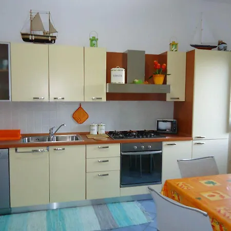 Da 4 A 6 Posti Letto Vicina Al Mare Apartment